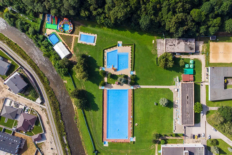 Vonkajšie bazény v areáli hotela